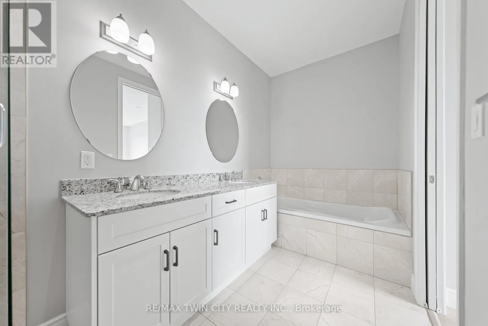 706 - 223 ERB STREET W