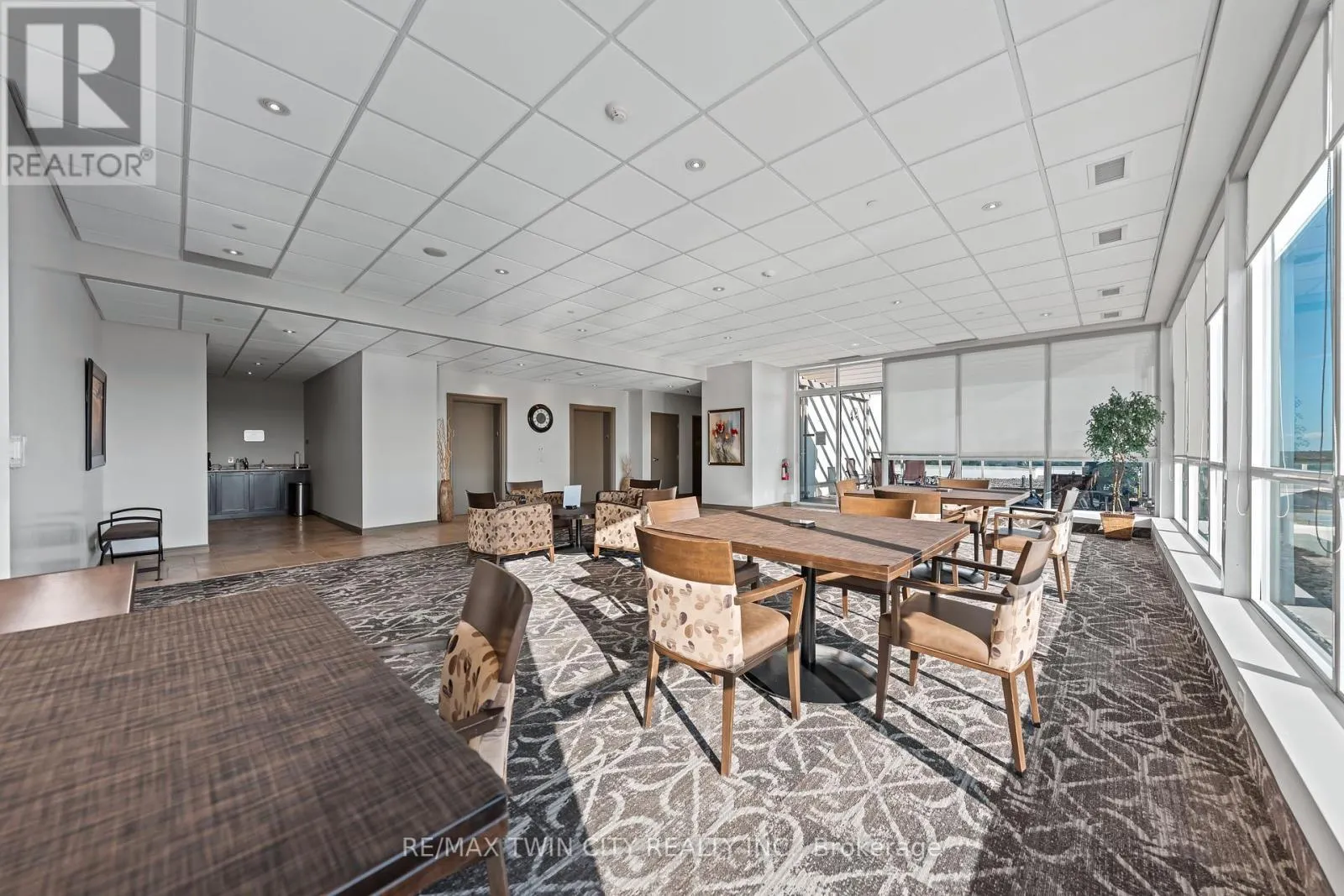 706 - 223 ERB STREET W