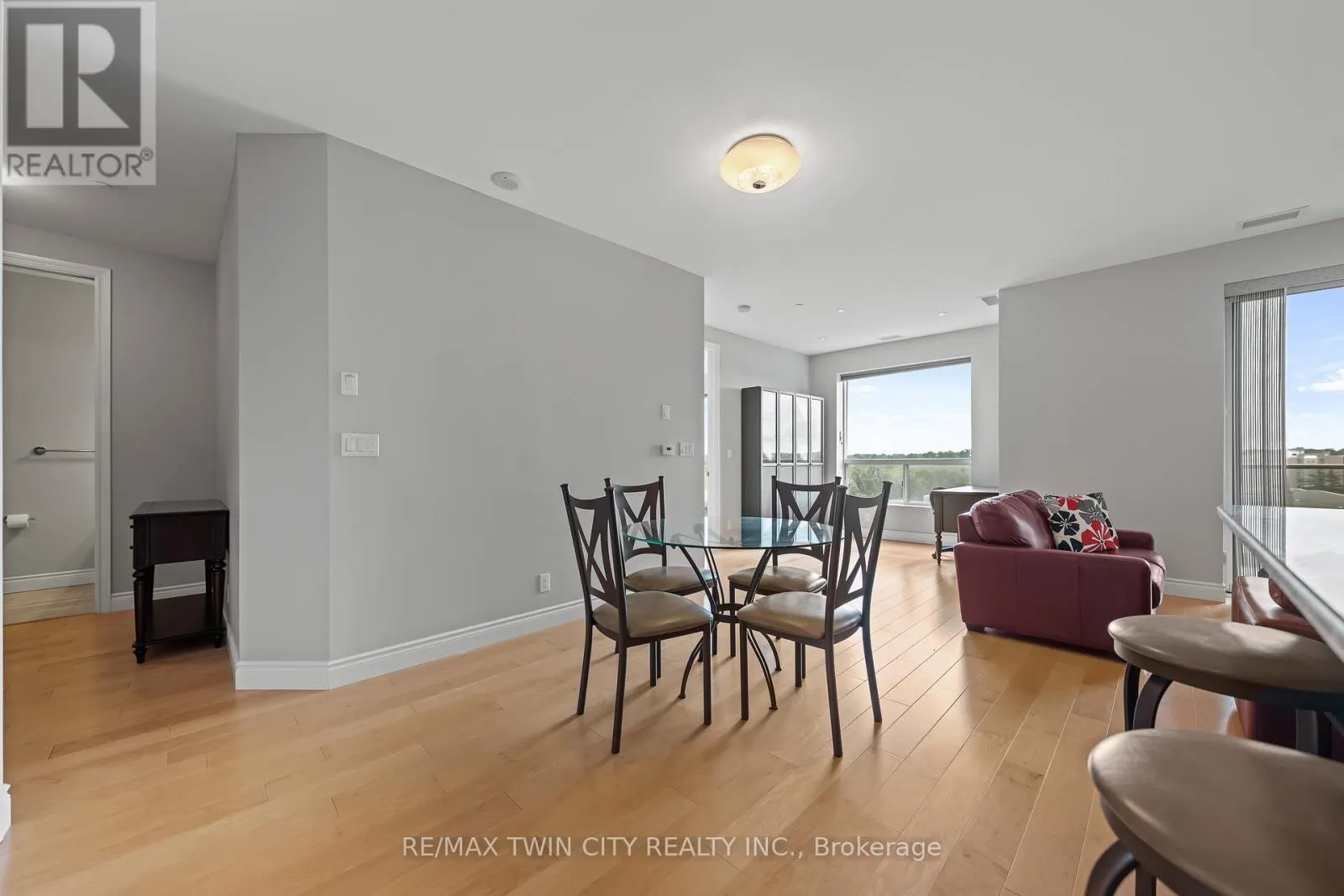 706 - 223 ERB STREET W
