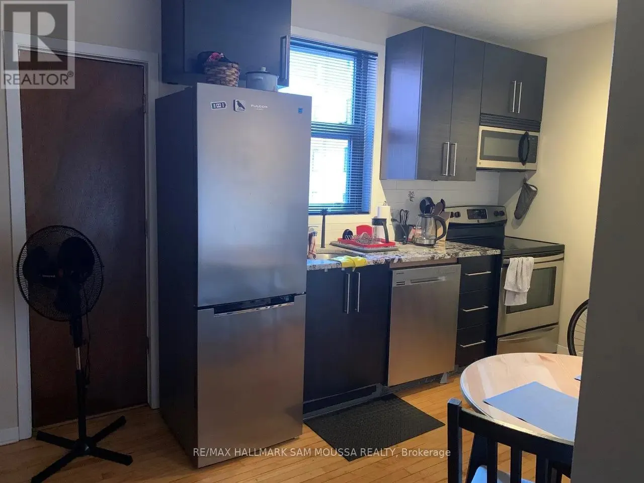 10 - 232 COOPER STREET