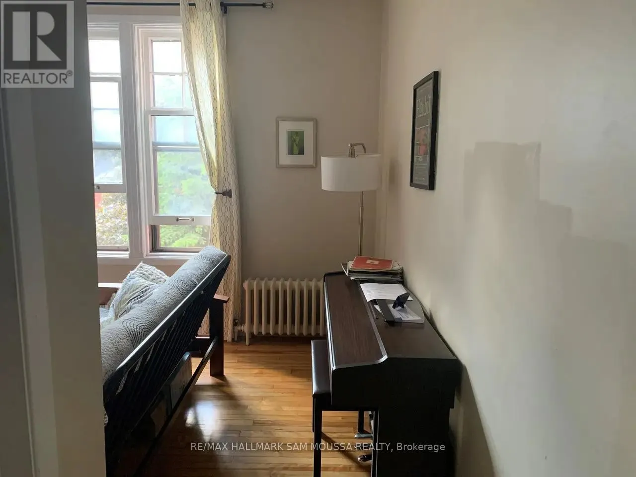 10 - 232 COOPER STREET