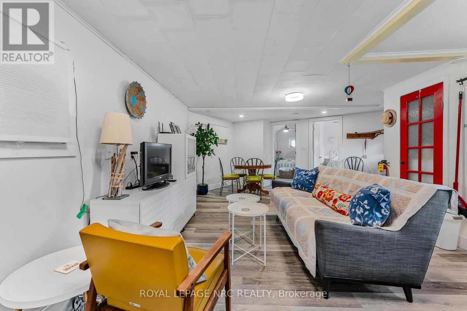 3983 VICTORIA ROAD