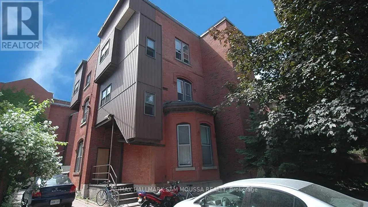 3 - 232 COOPER STREET