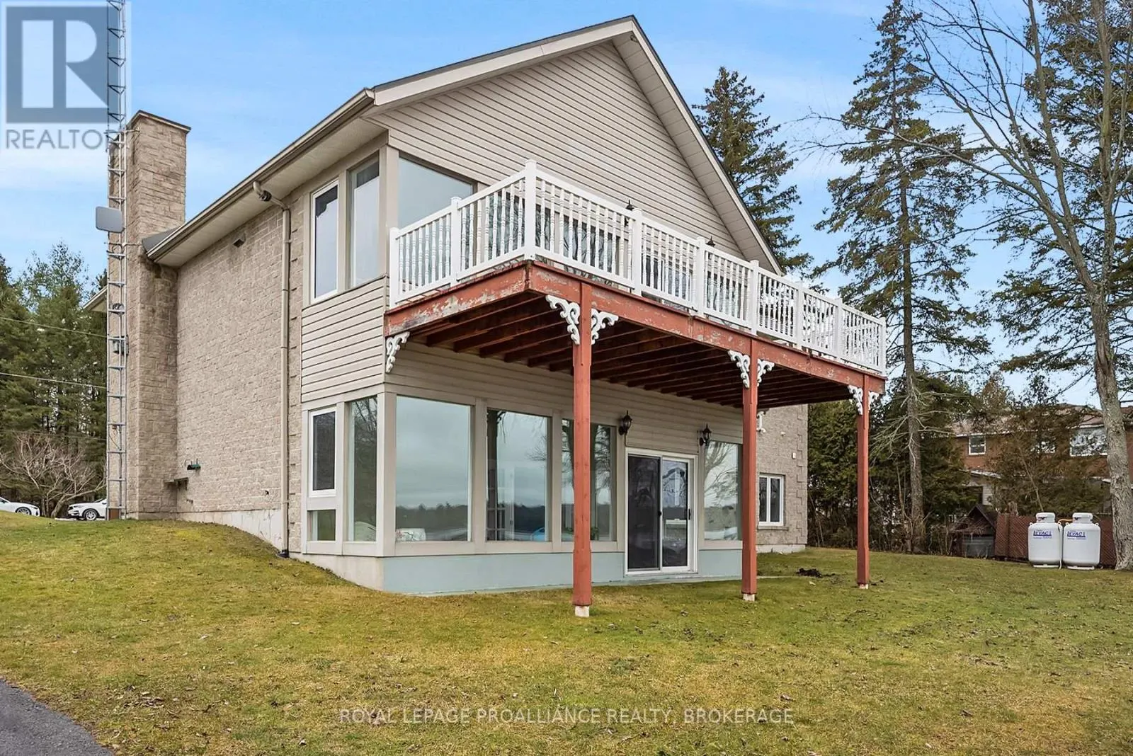 1 LEAVIS SHORES