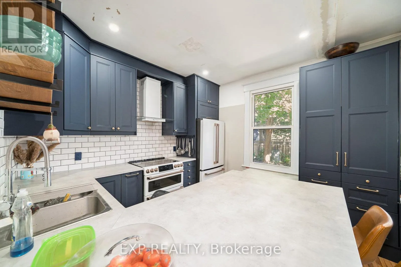 477 KENT STREET