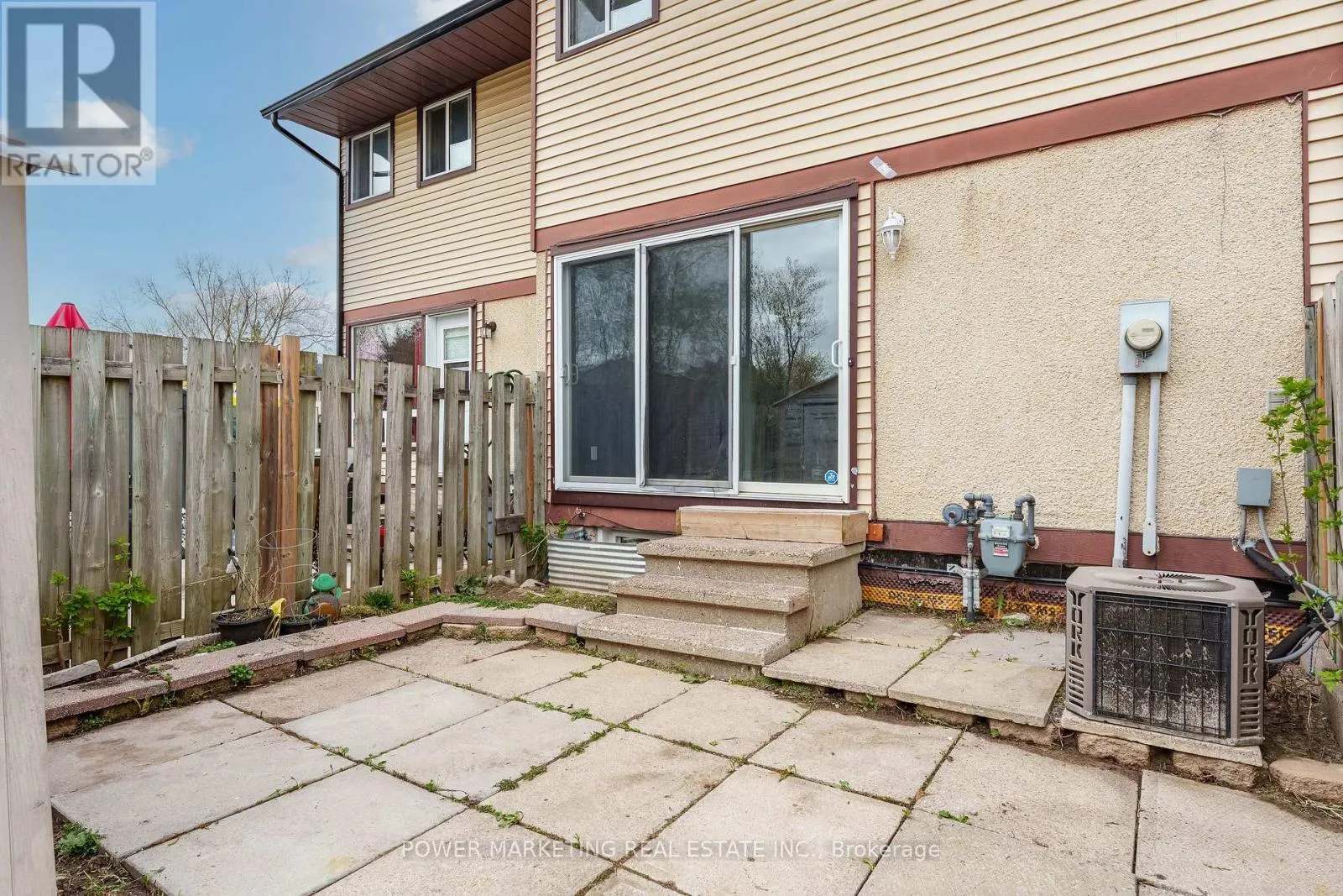 1566 FEATHER LANE