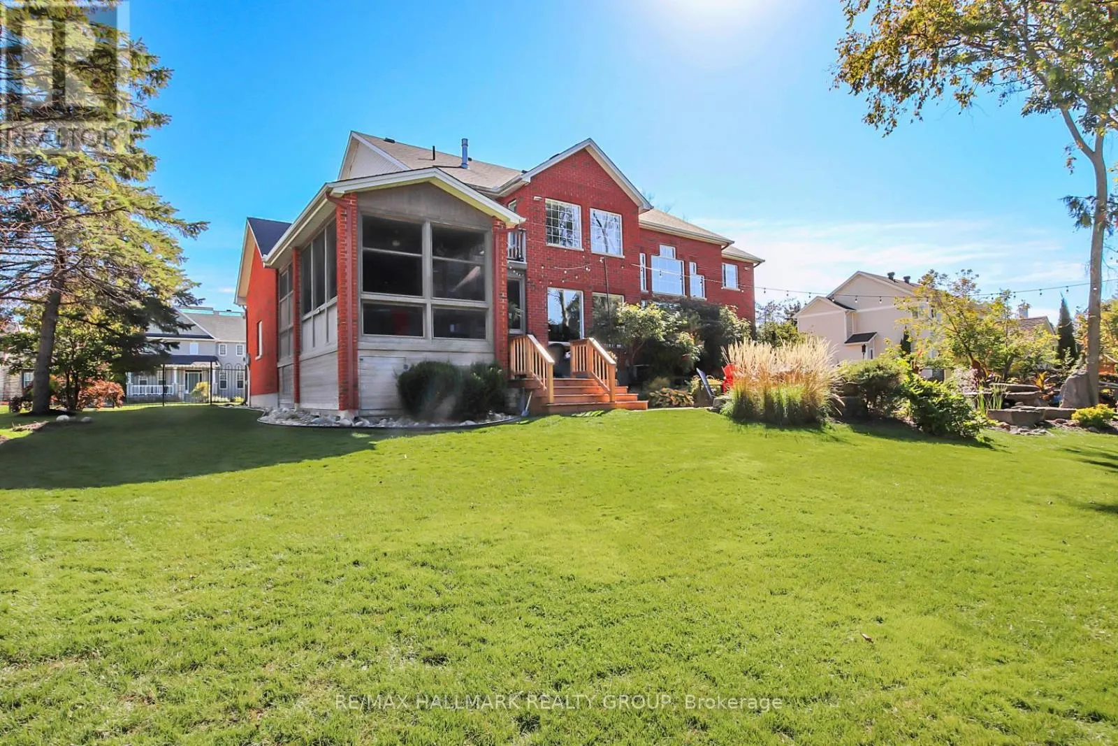 13 BEECHGROVE GARDENS