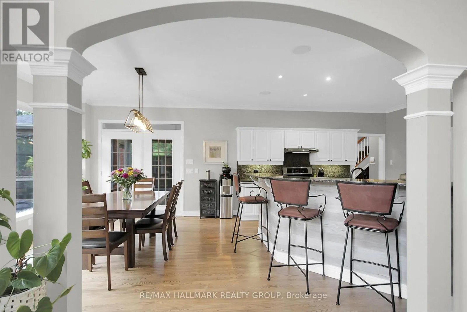 13 BEECHGROVE GARDENS