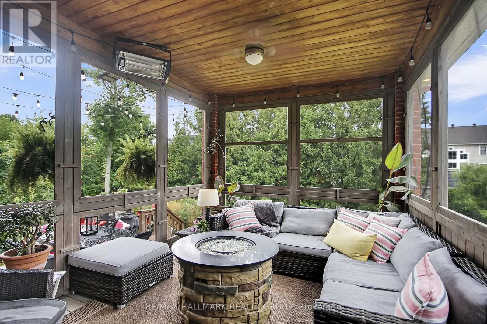 13 BEECHGROVE GARDENS
