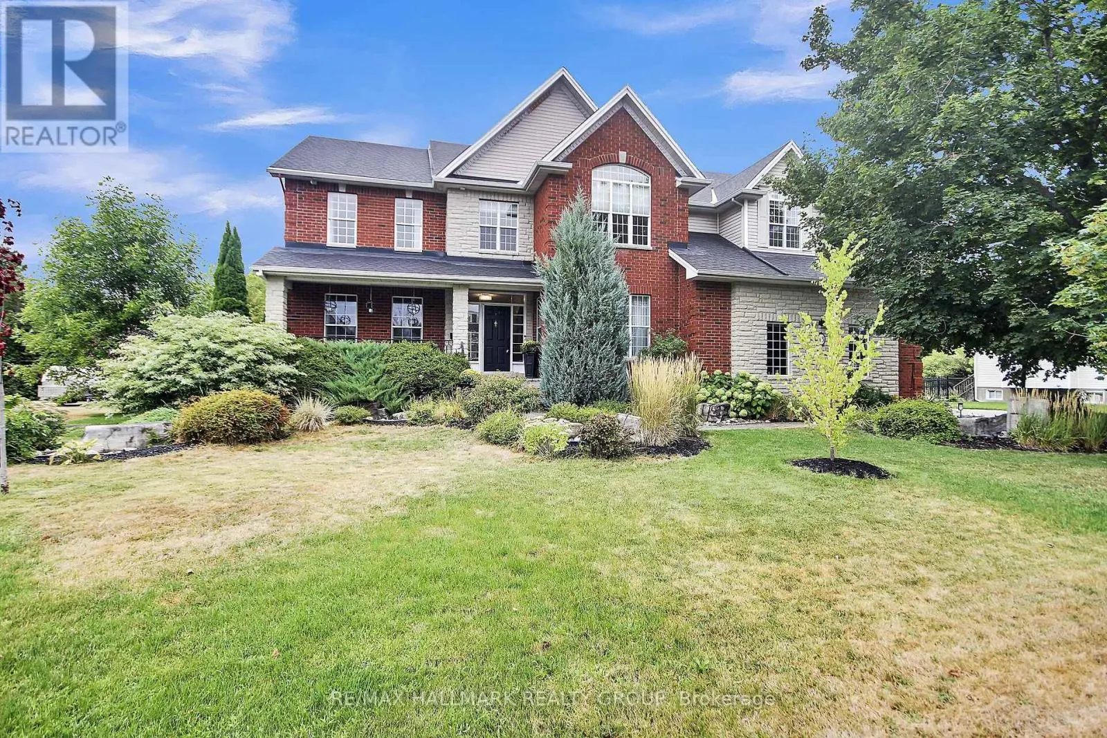13 BEECHGROVE GARDENS