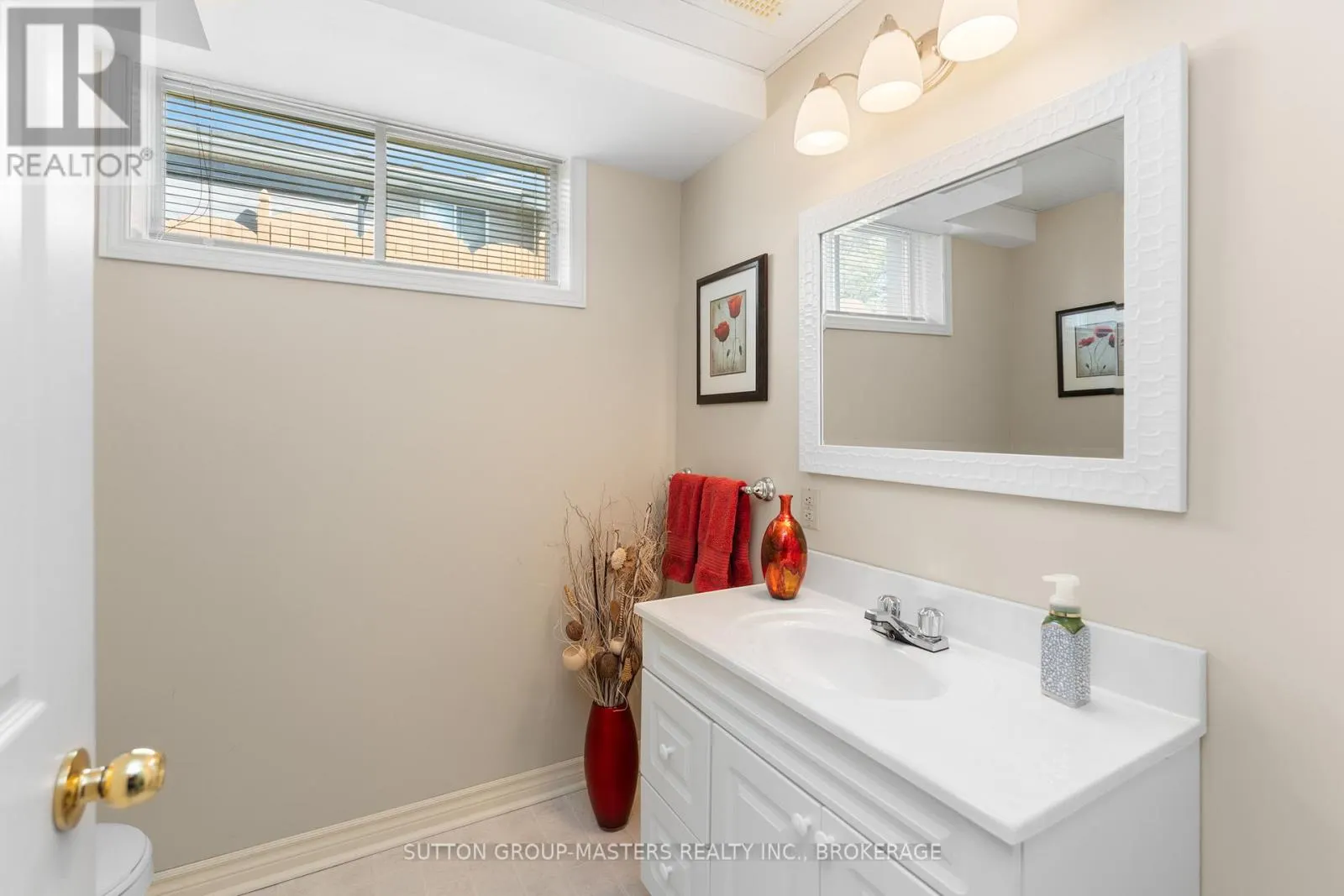 539 SACKVILLE CRESCENT