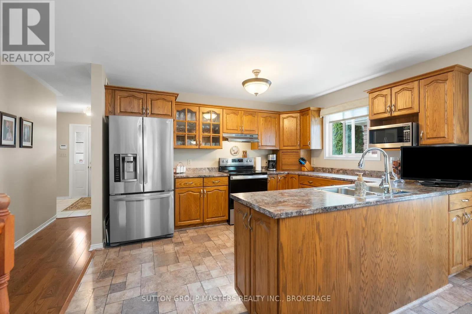 539 SACKVILLE CRESCENT