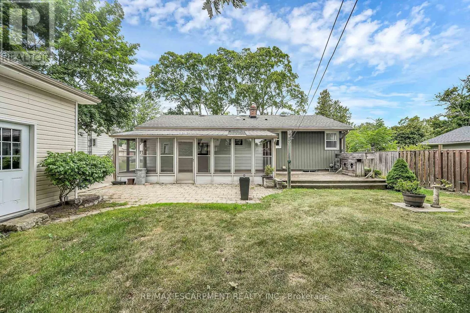 160 ELIZABETH CRESCENT