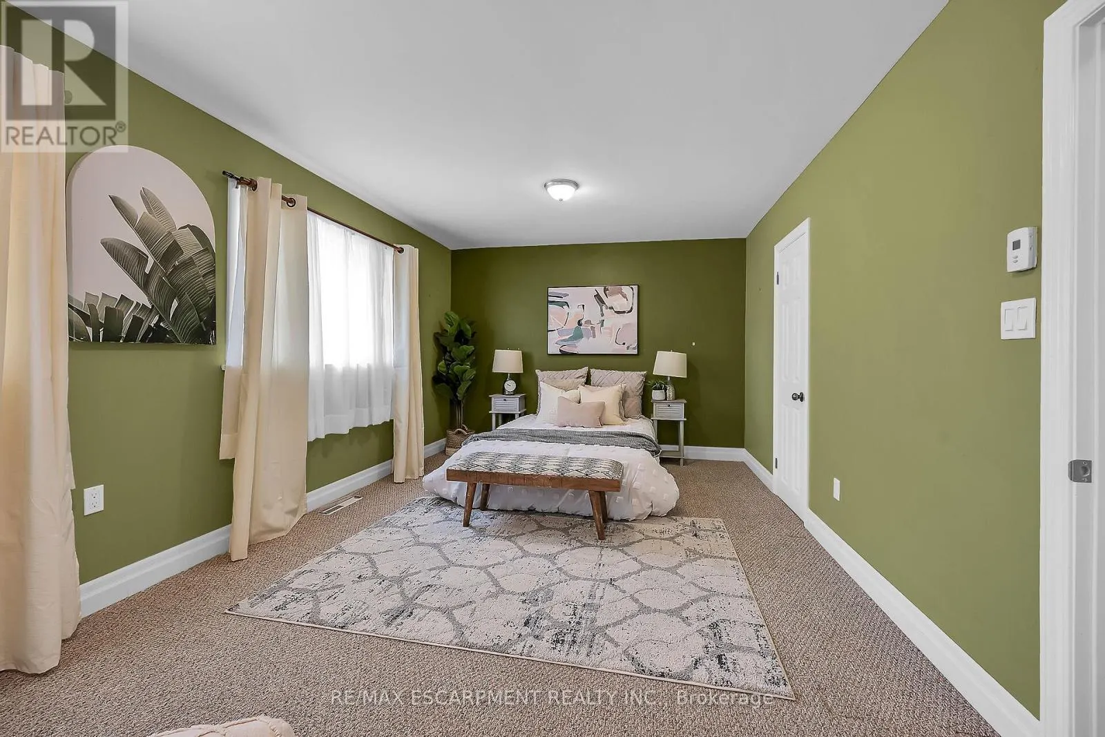 160 ELIZABETH CRESCENT