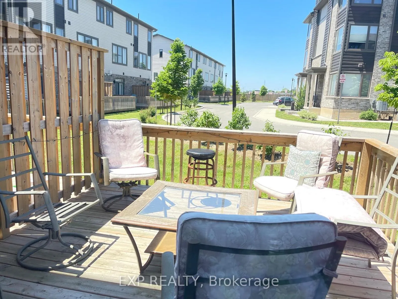 9 - 2056 MEADOWGATE BOULEVARD, #9