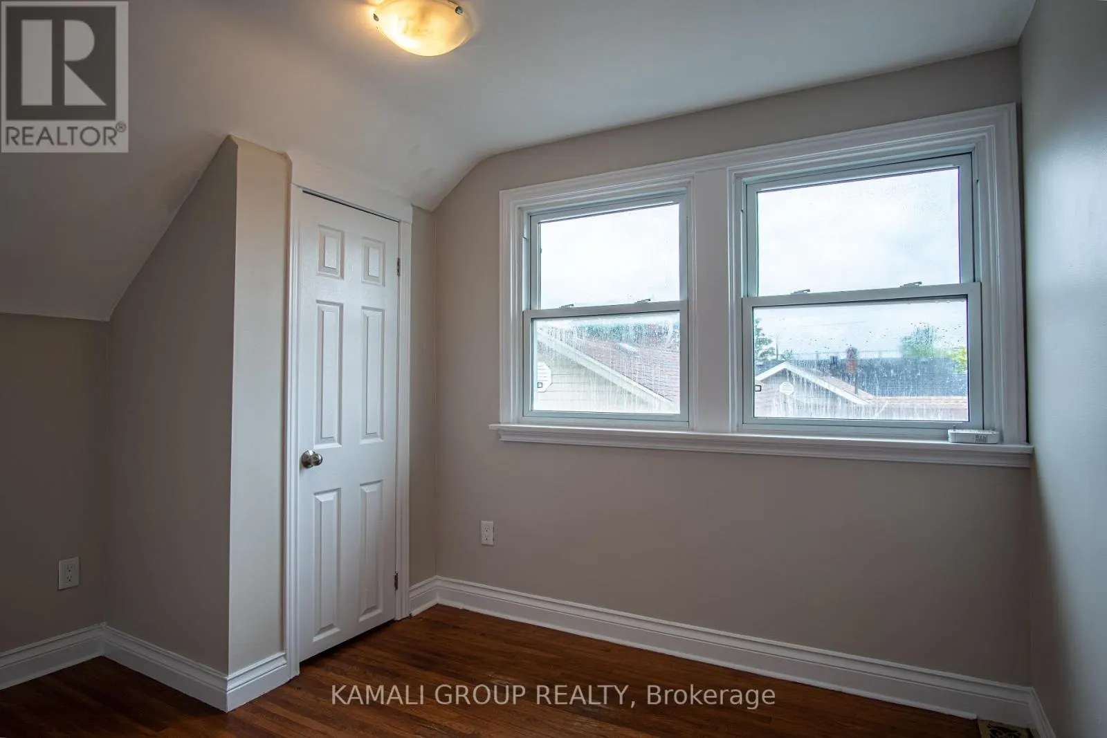 UPPER - 15 SHERBOURNE STREET