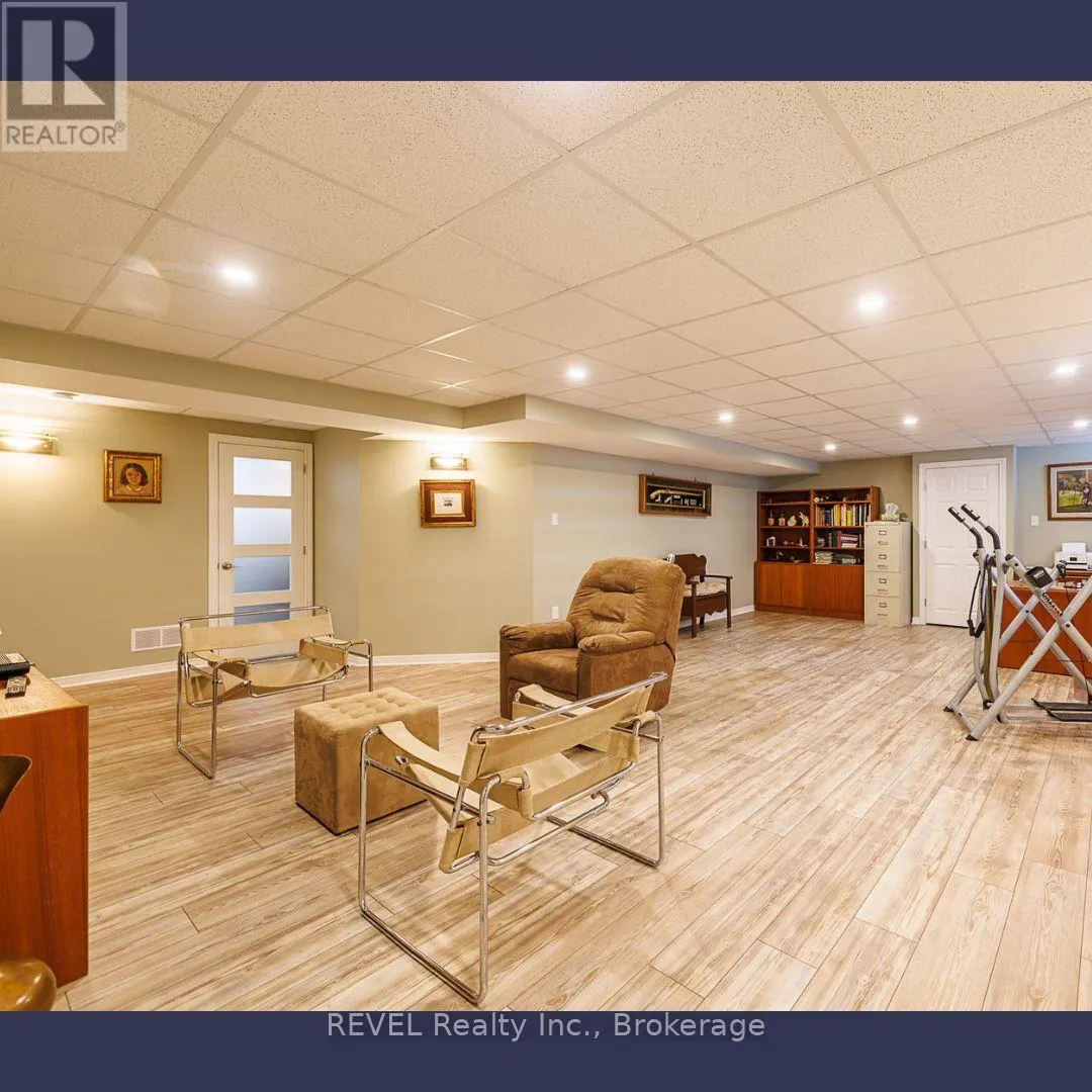 2 SEYVAL PLACE