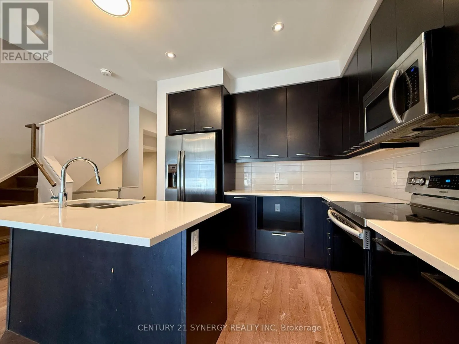 671 ODYSSEY WAY