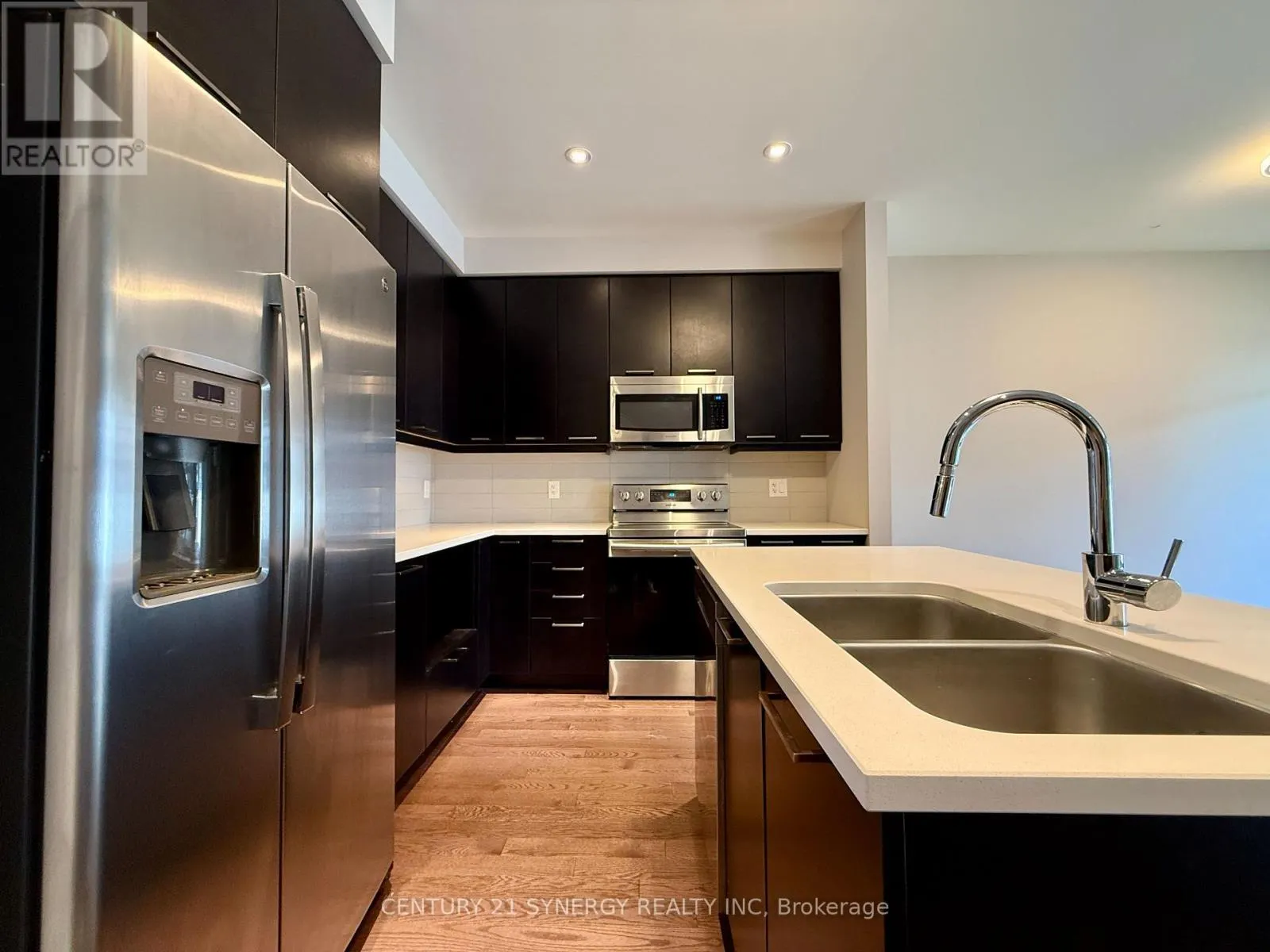 671 ODYSSEY WAY