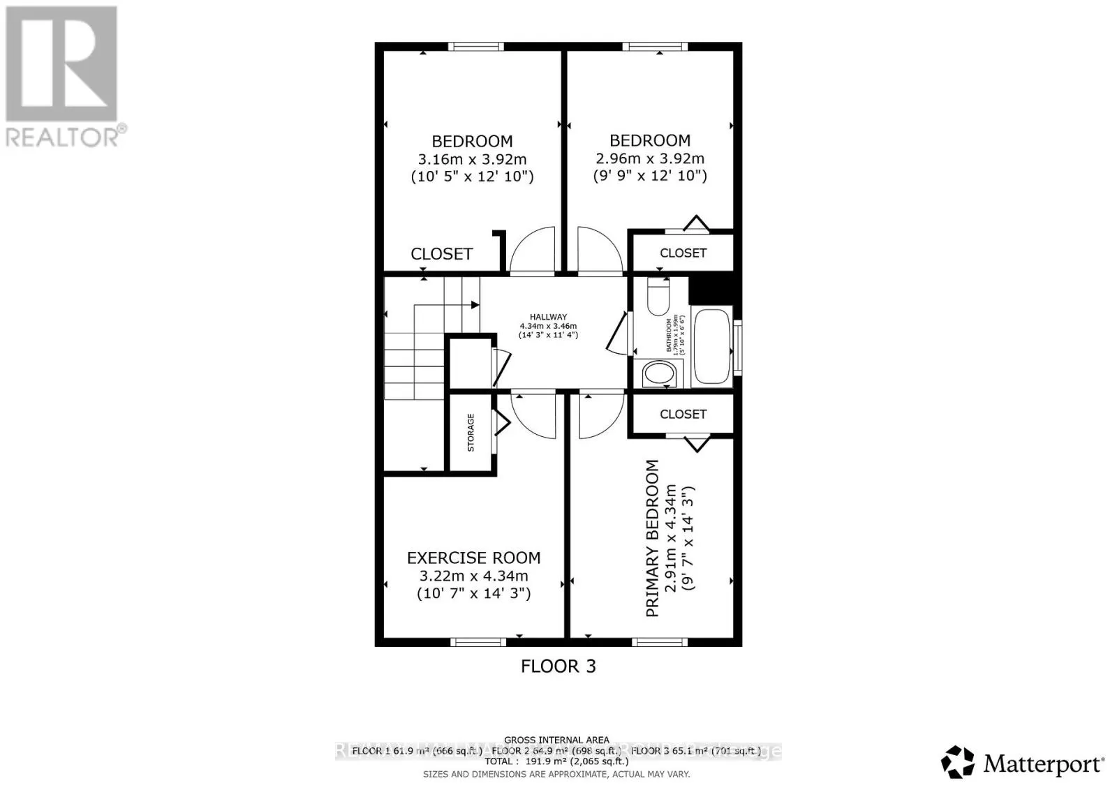 904 PINEWOOD CRESCENT