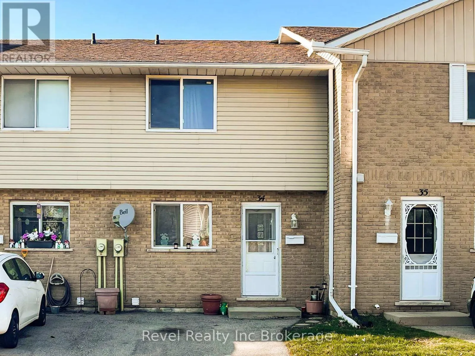 34 - 1059 NELLIS STREET, #34