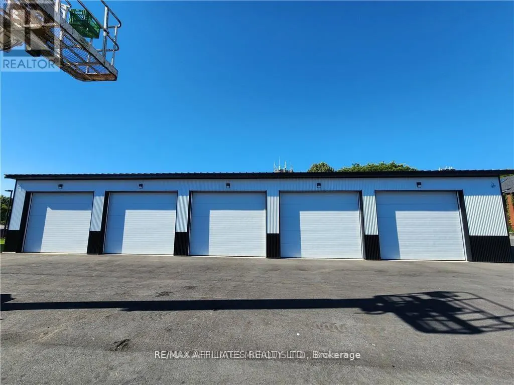 26 FIRST (GARAGE) STREET W