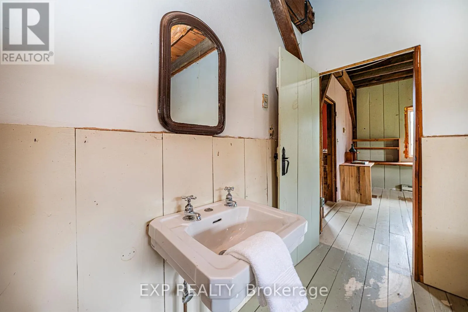 1057 MACDUFF ROAD