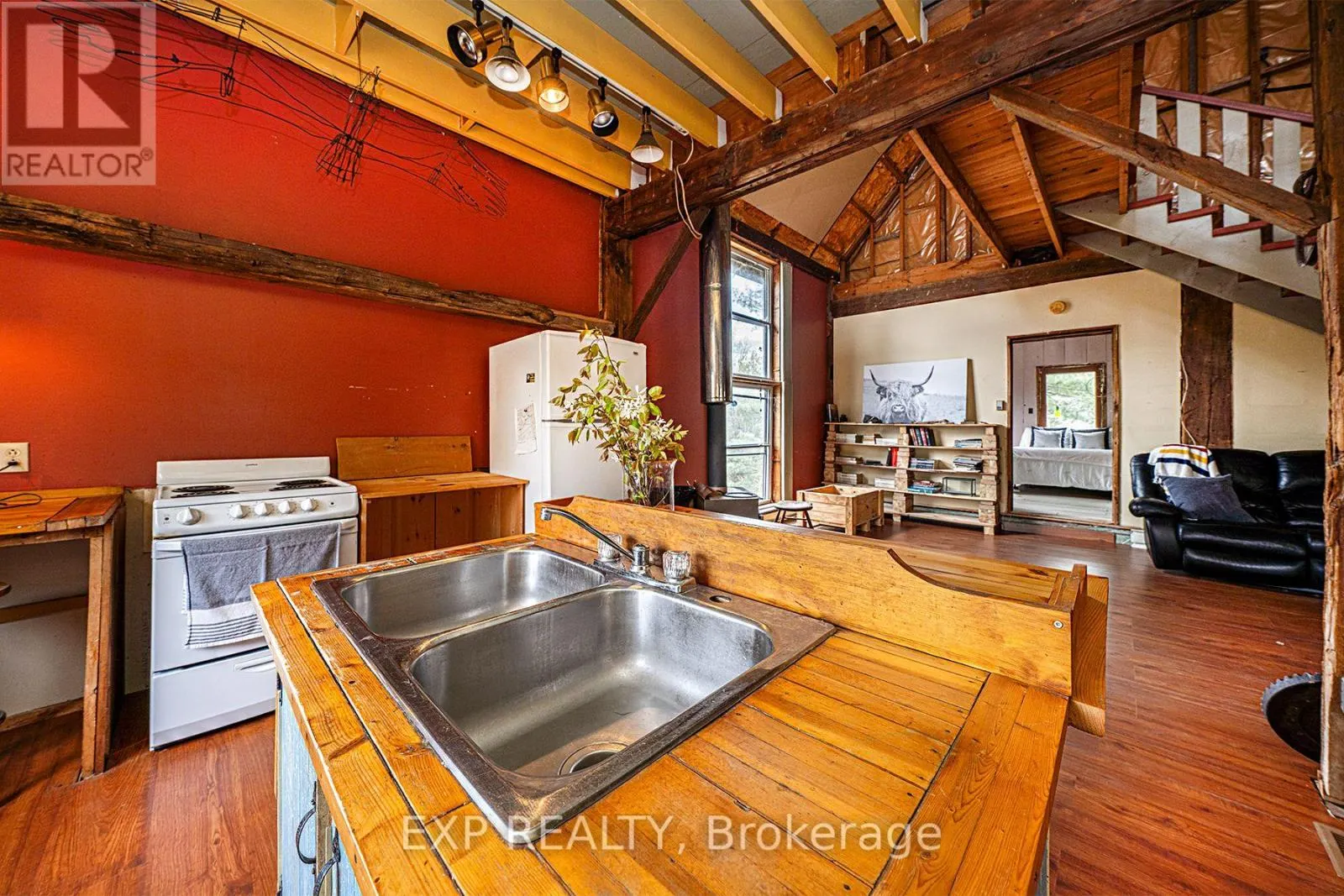 1057 MACDUFF ROAD
