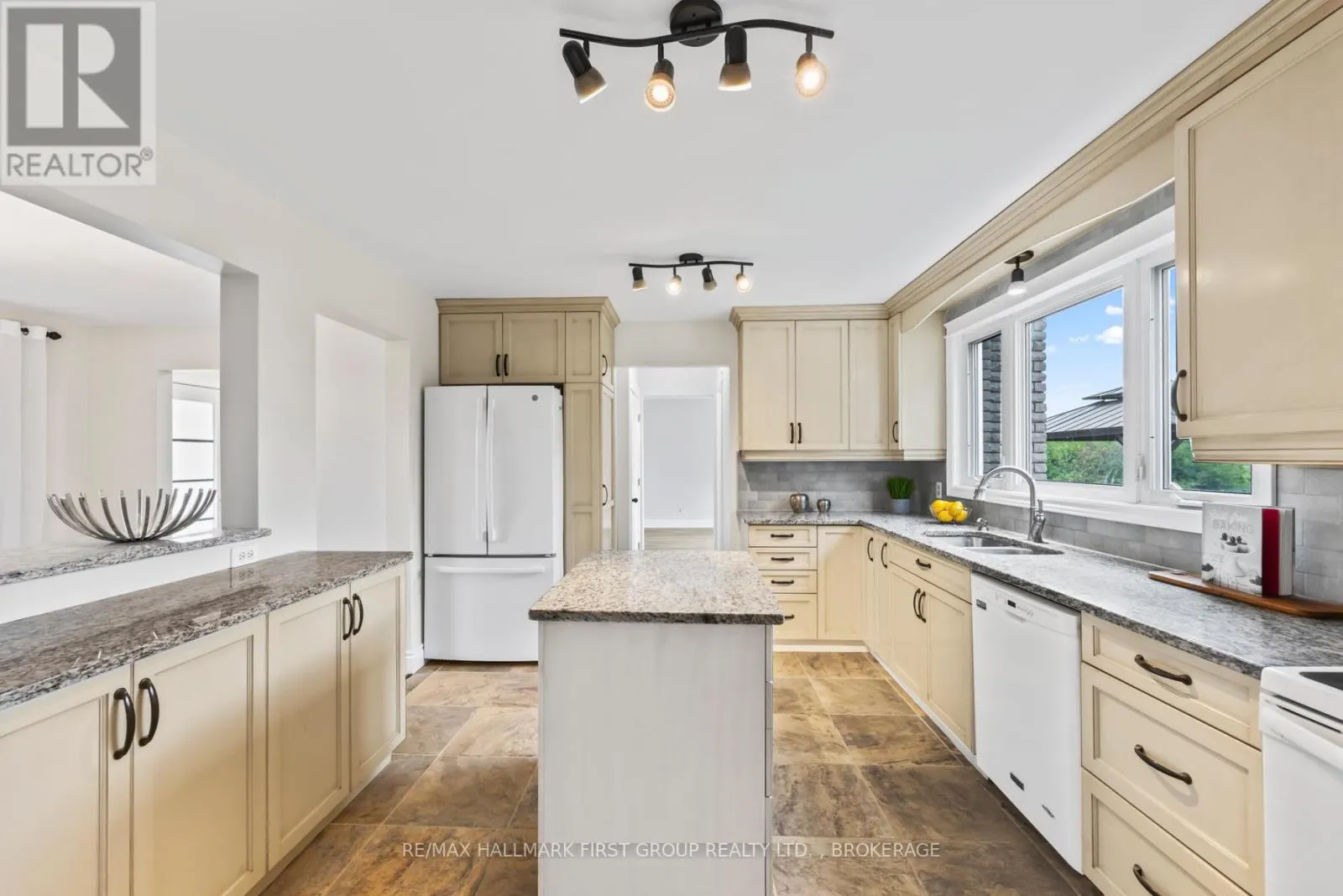 1859 TURCOTTE LANE