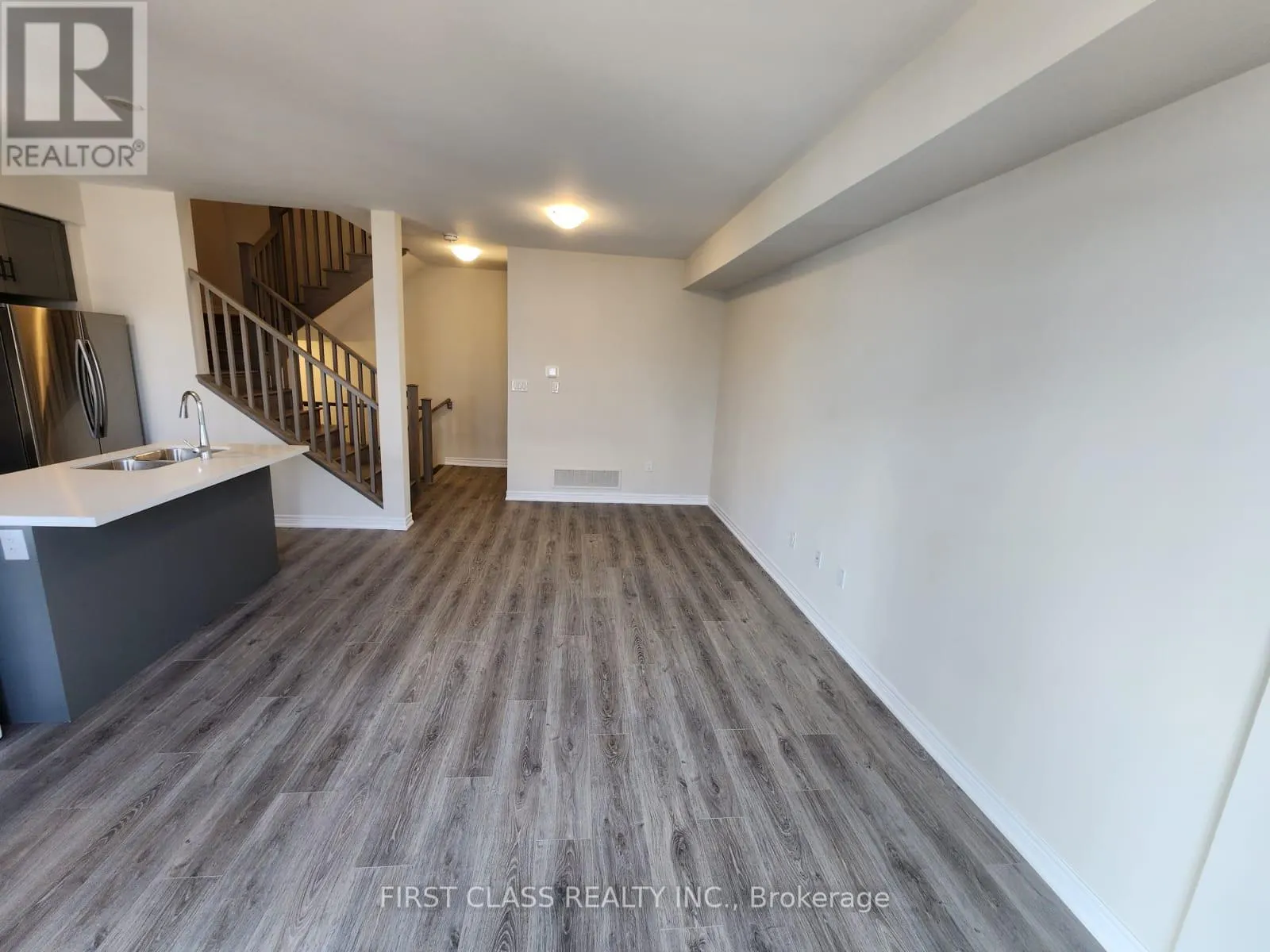 84 - 10 BIRMINGHAM DRIVE