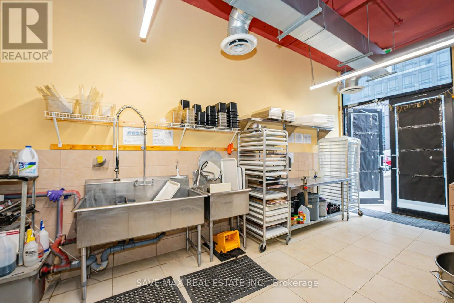 4 - 330 PHILIP STREET W