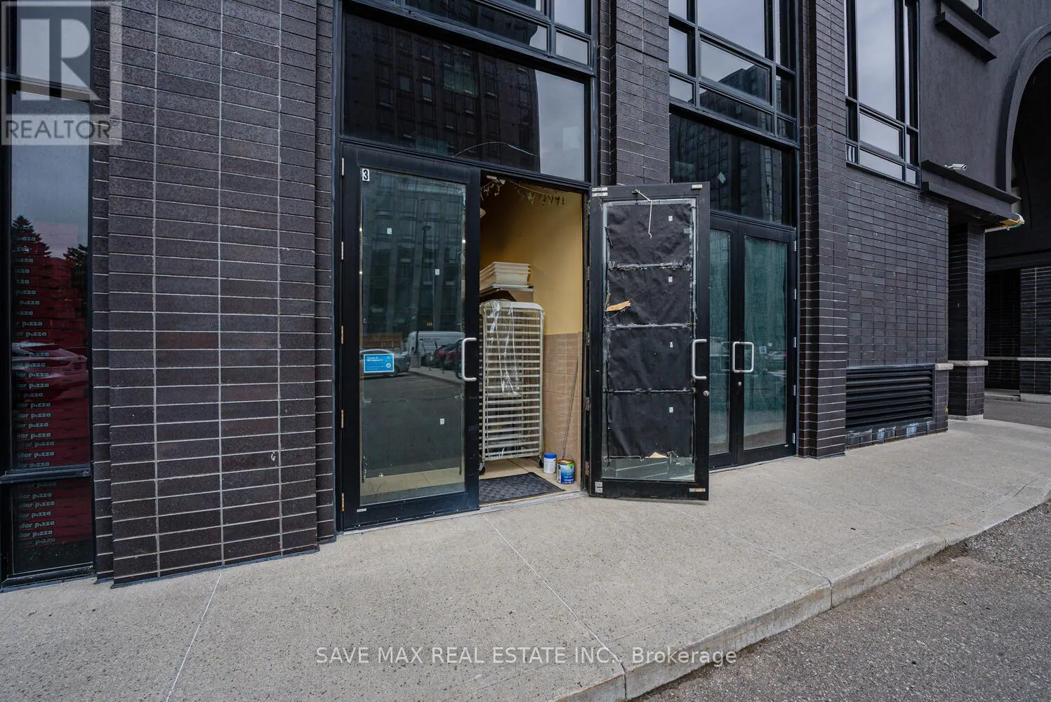 4 - 330 PHILIP STREET W