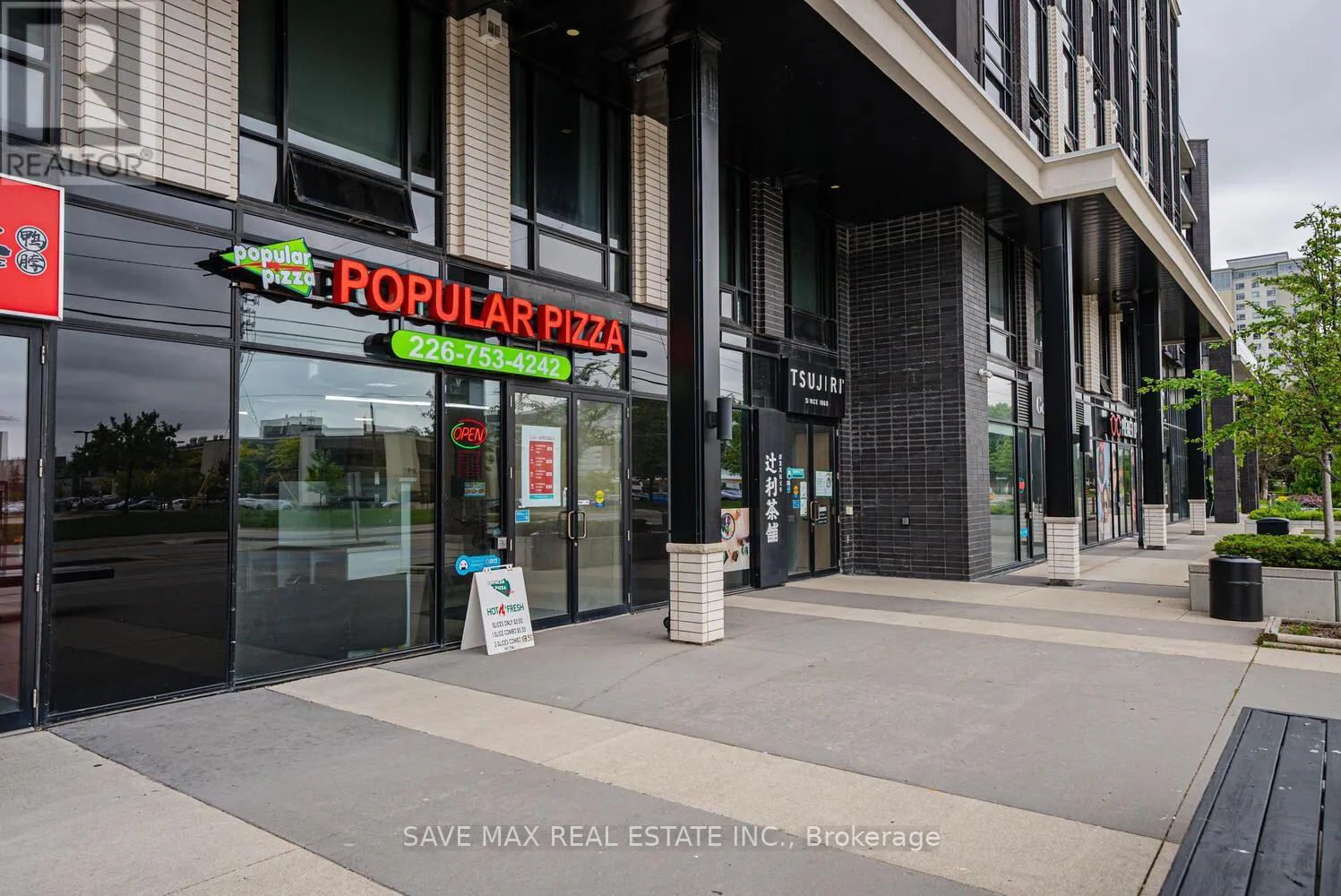 4 - 330 PHILIP STREET W