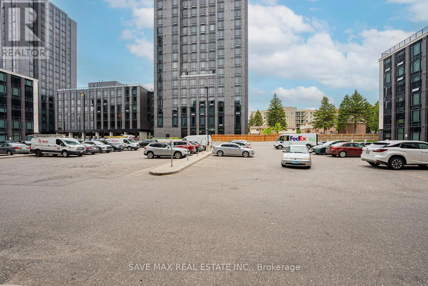 4 - 330 PHILIP STREET W