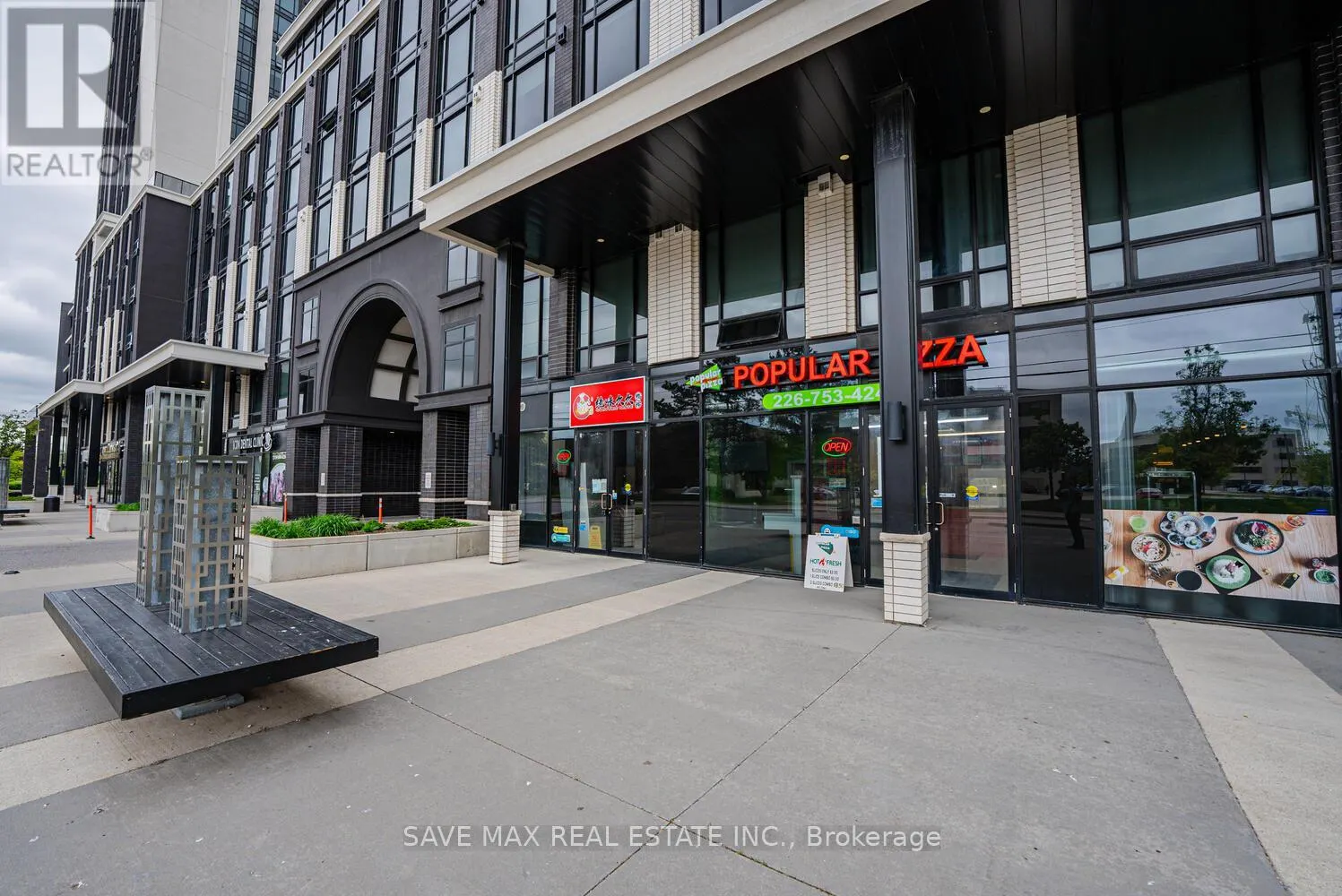 4 - 330 PHILIP STREET W