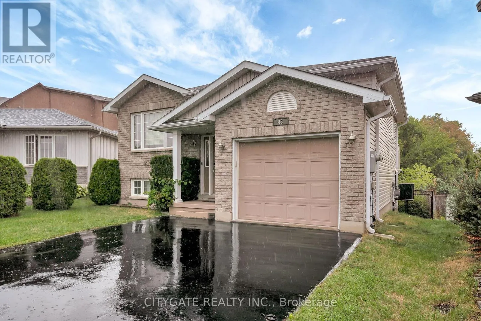 43 FOLLWELL CRESCENT