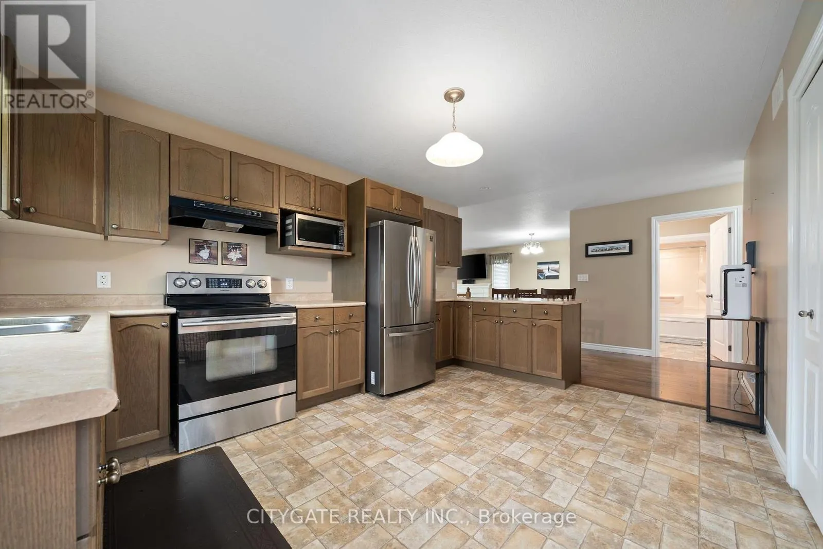 43 FOLLWELL CRESCENT