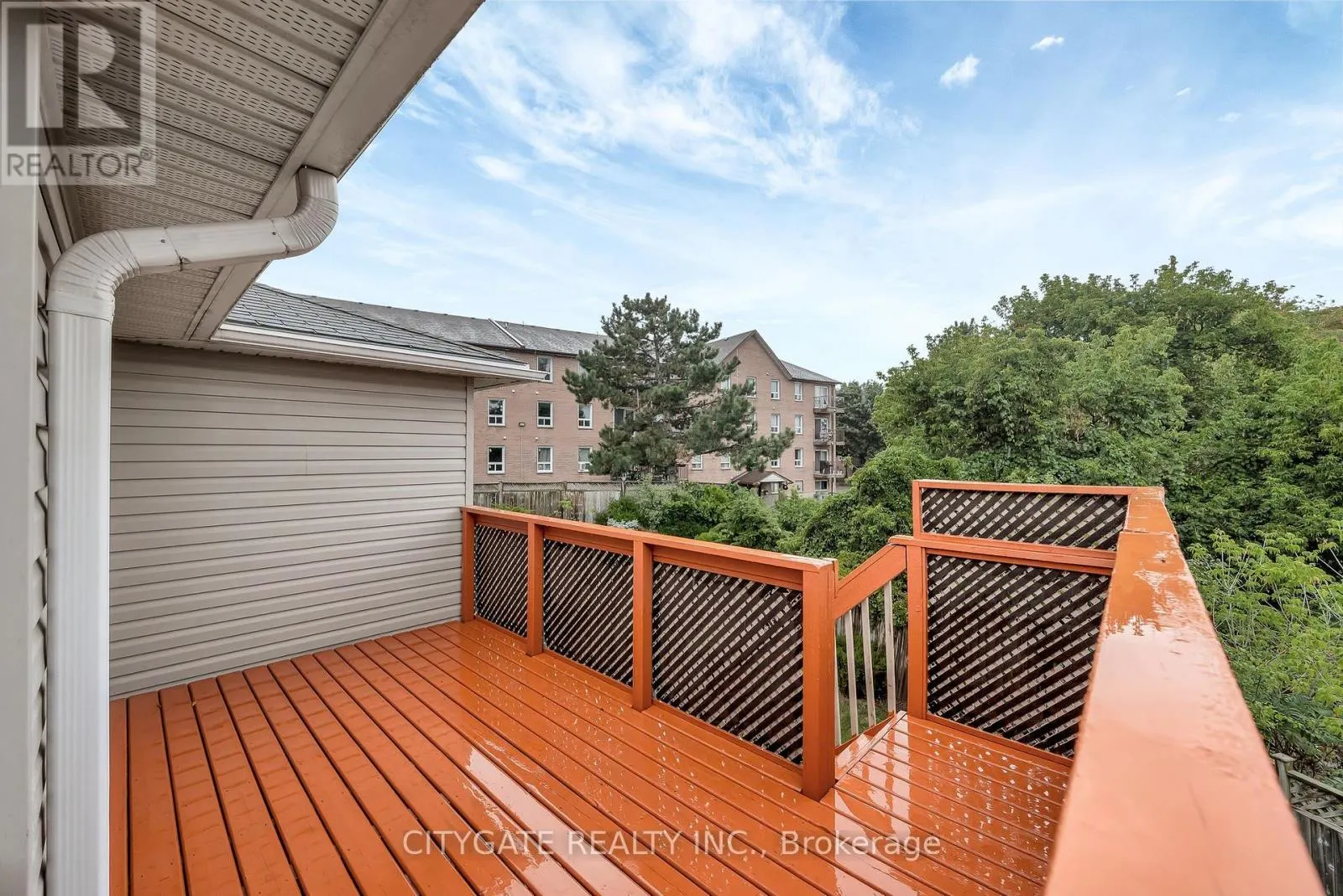 43 FOLLWELL CRESCENT