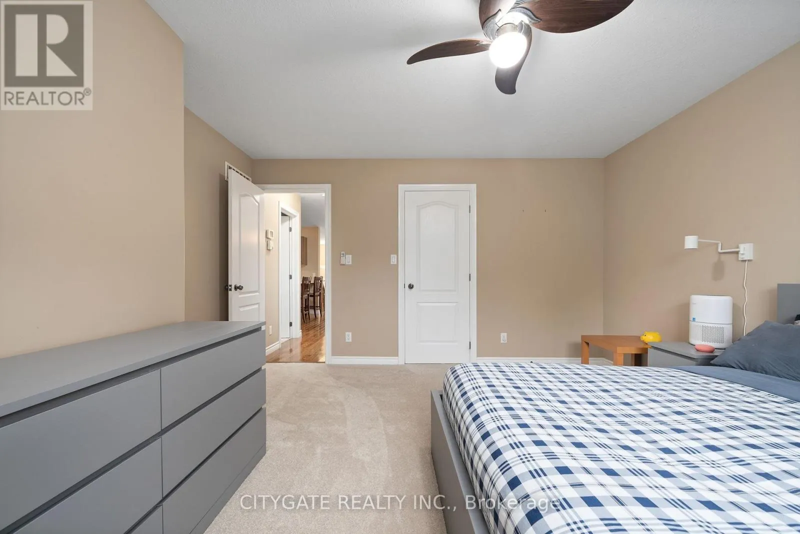 43 FOLLWELL CRESCENT