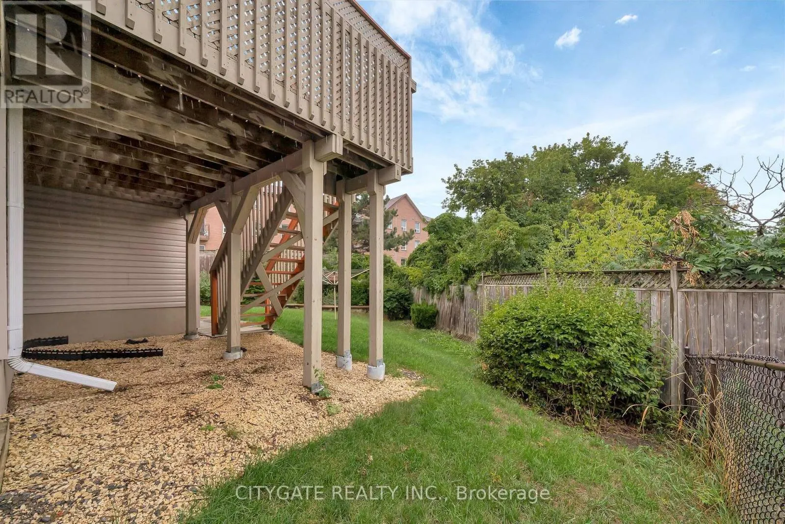 43 FOLLWELL CRESCENT