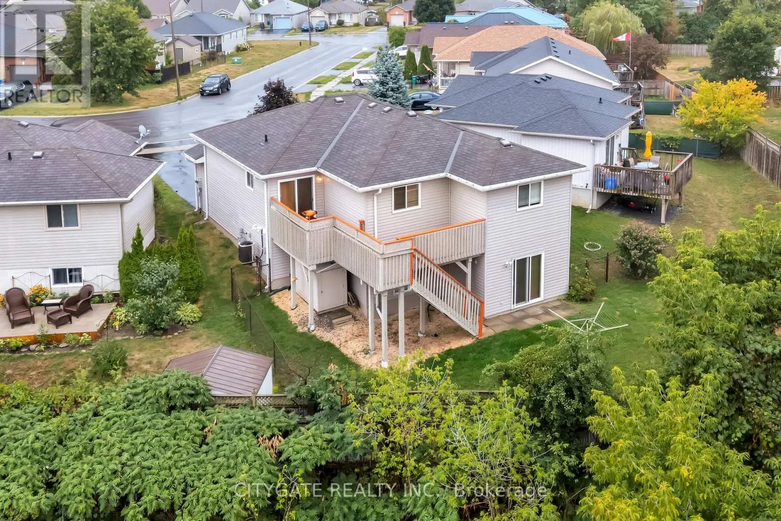 43 FOLLWELL CRESCENT