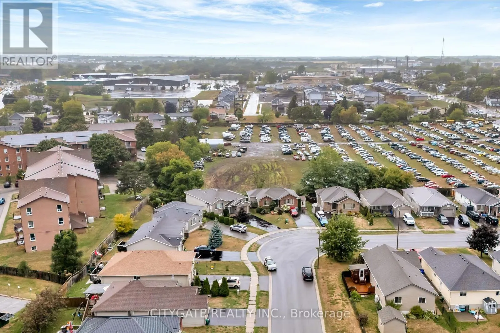 43 FOLLWELL CRESCENT
