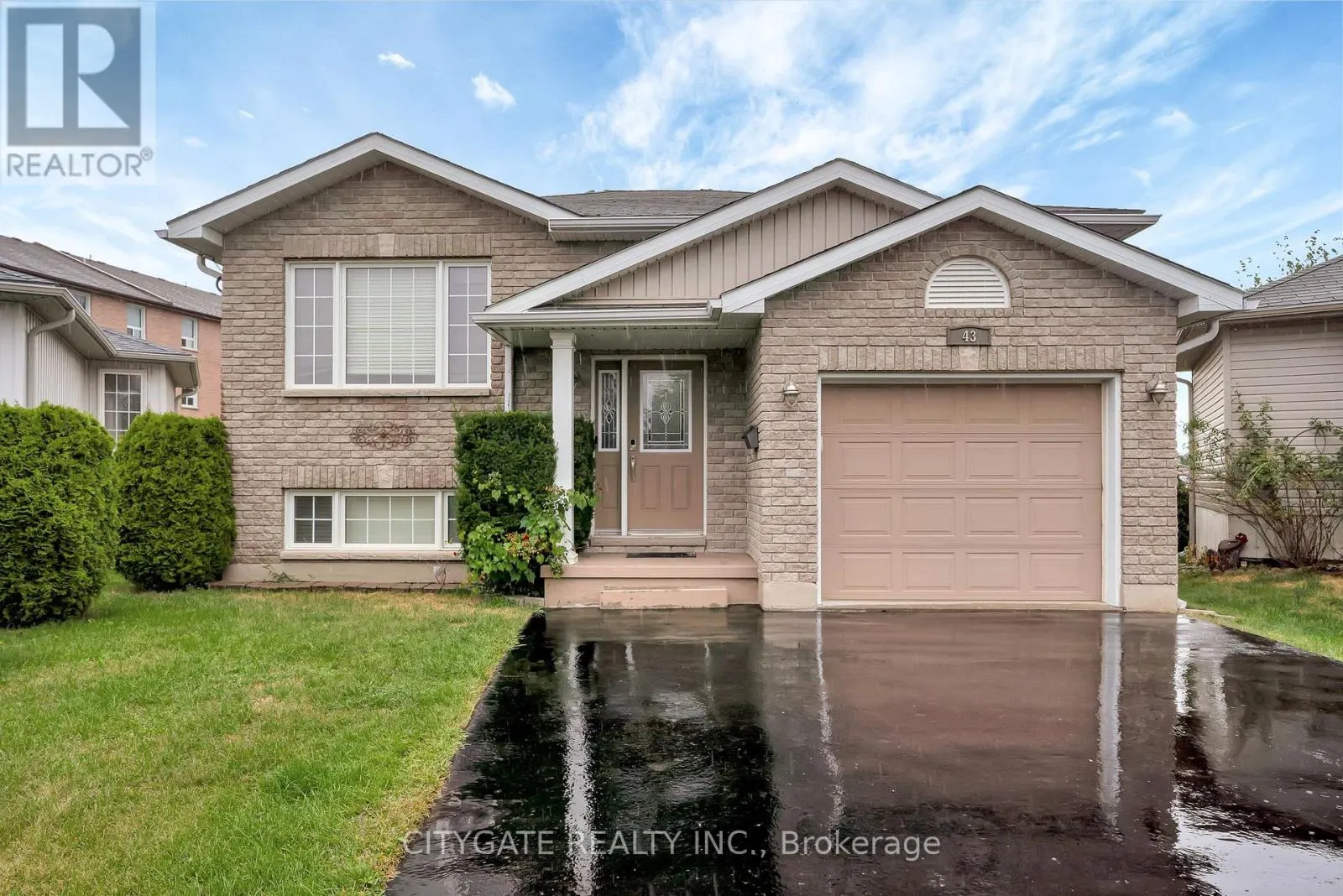 43 FOLLWELL CRESCENT