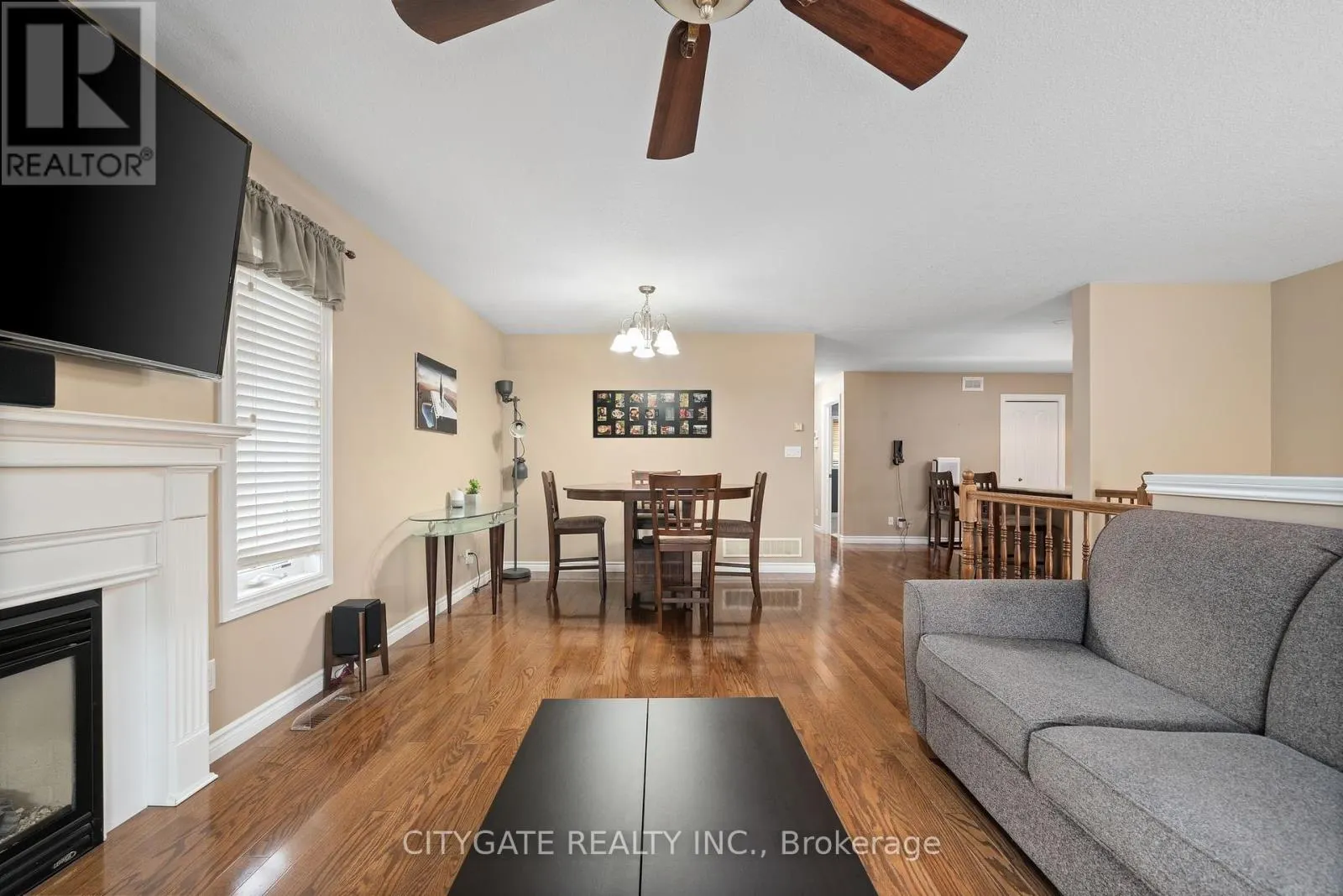 43 FOLLWELL CRESCENT