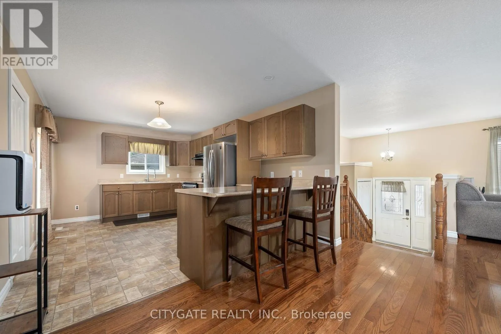 43 FOLLWELL CRESCENT