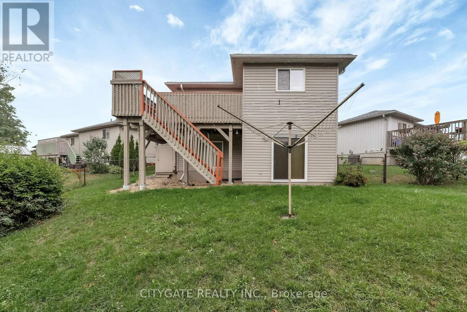 43 FOLLWELL CRESCENT