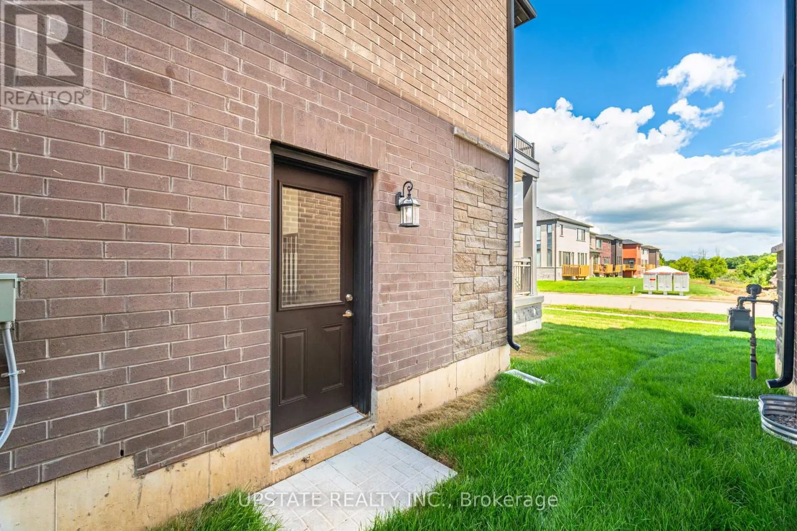 104 HARWOOD AVENUE