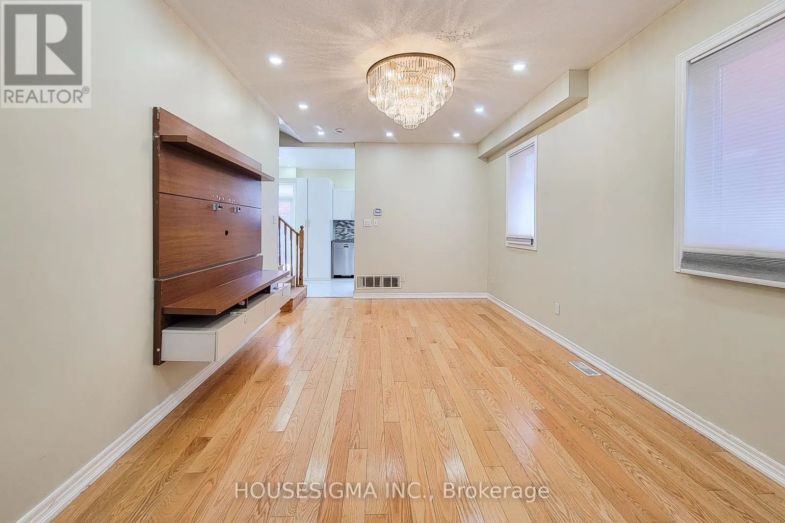 MAIN - 69 PEACHWOOD CRESCENT