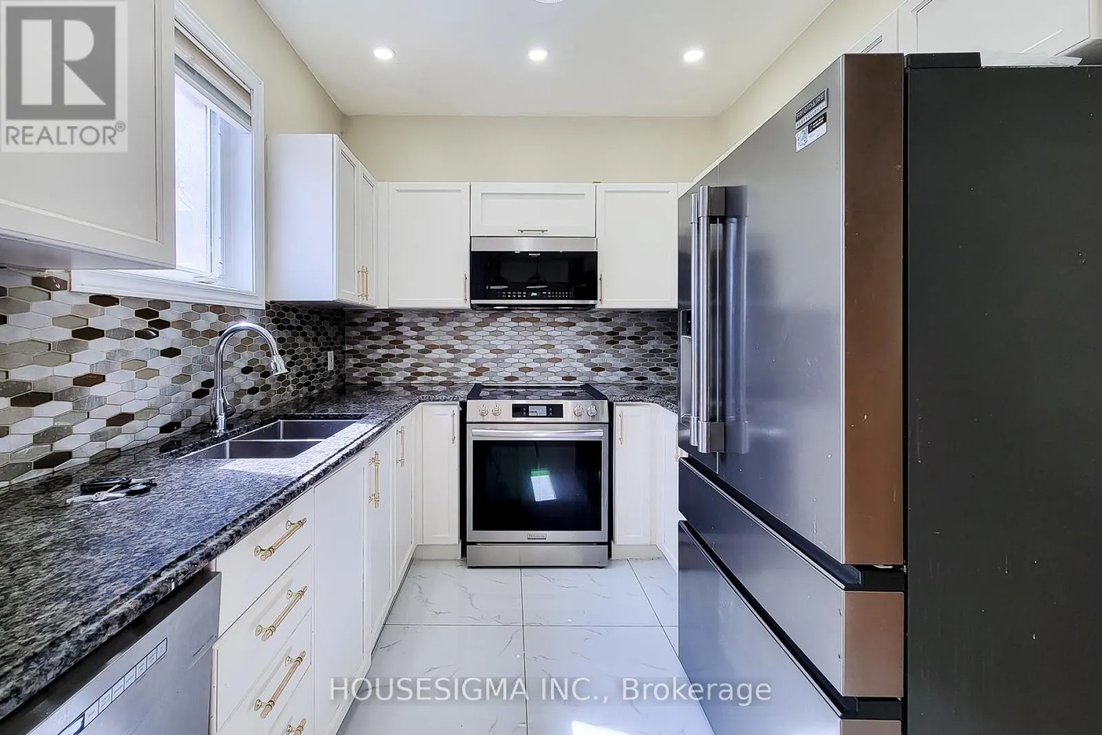 MAIN - 69 PEACHWOOD CRESCENT