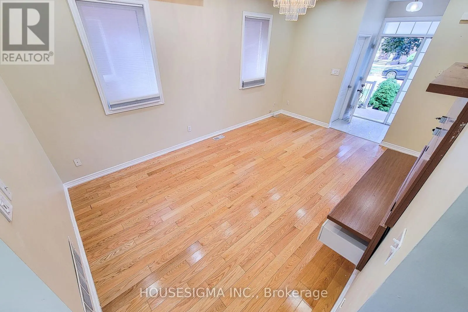 MAIN - 69 PEACHWOOD CRESCENT